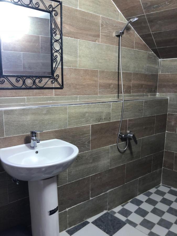 Hotel Nisrine Šafšawán Exteriér fotografie